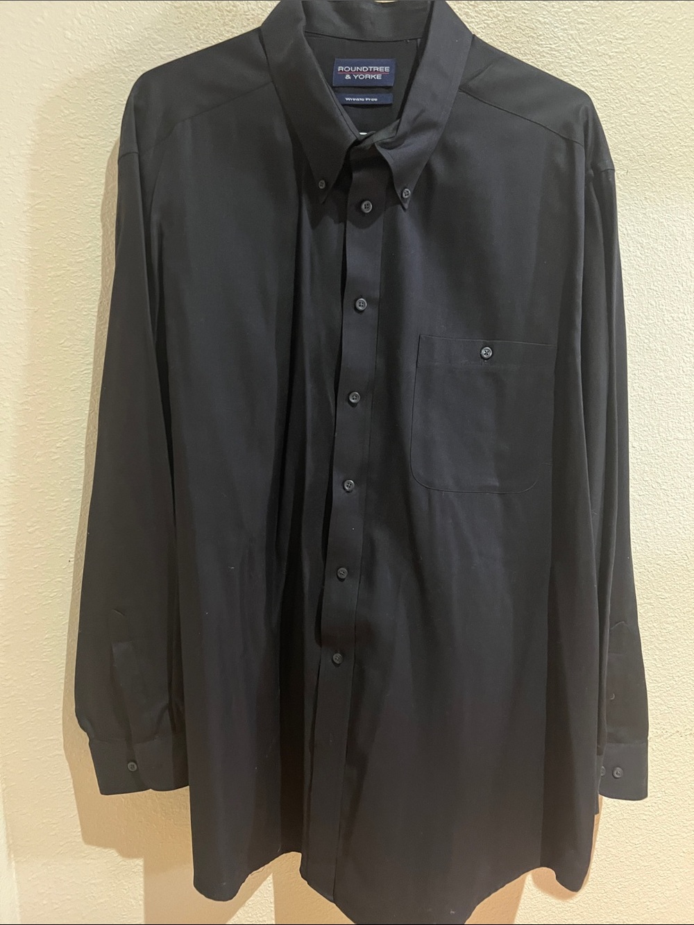 Roundtree & Yorke Black Long-Sleeve Button-Down Dress Shirt
